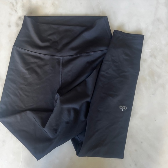 Alo - Black 7/8 Highwaist Airlift Leggings - Picture 5 of 6